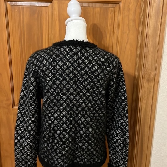 Vintage Bloomingdale’s Cashmere Sweater w/Snowflakes- softest cashmere I’ve felt - Picture 5 of 5